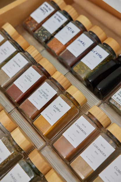 24 Pots à épices en verre - Noha avec 25 Étiquettes + Autres Accessoires